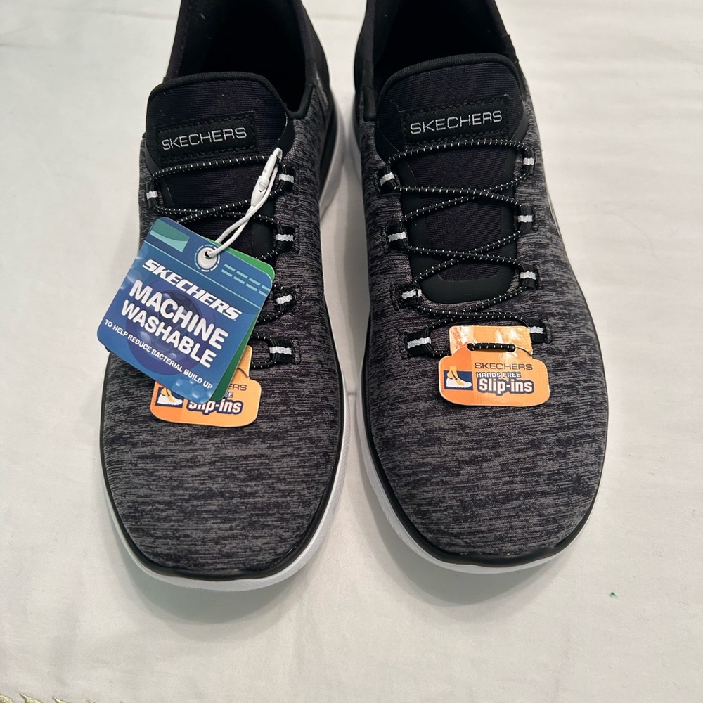 Skechers Slip Ins Black and White Athletic Shoes Size 6 New With Tags